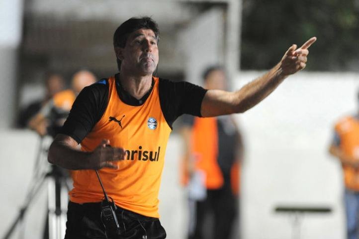 Renato quer usar Carlos Alberto contra o Novo Hamburgo