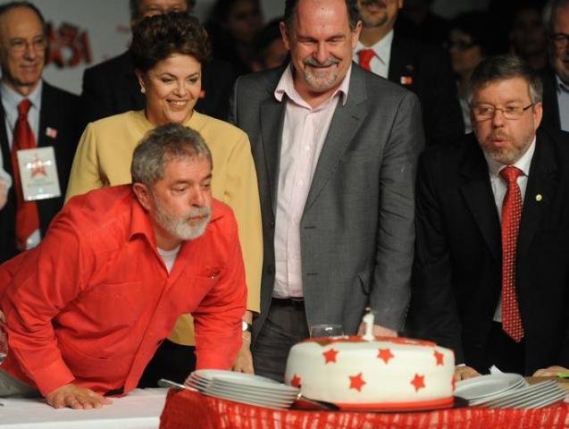 &acute;O sucesso do governo Dilma &eacute; o meu sucesso`, afirma Lula no anivers&aacute;rio do PT