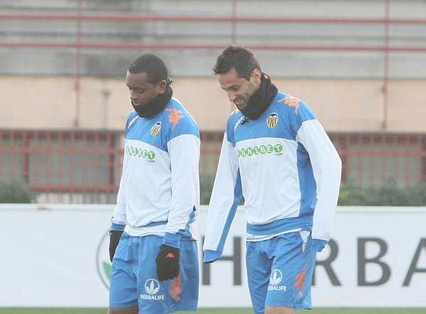 Na Espanha, Jonas rasga elogios ao trabalho com Renato no Gr&ecirc;mio