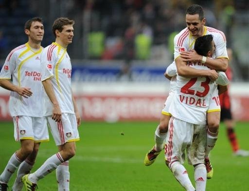 Renato Augusto marca e Bayer segue como vice-l&iacute;der