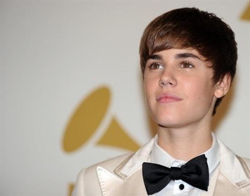Justin Bieber foi outro artista que pisou no tapete vermelho