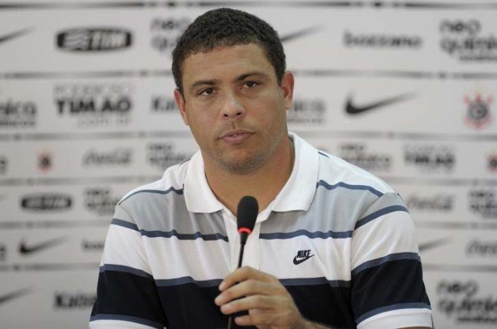 Fen&ocirc;meno anunciou a aposentadoria nesta segunda-feira