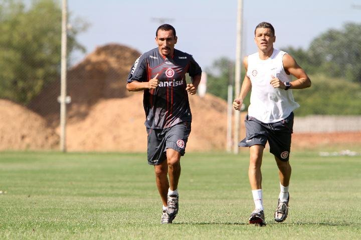 Imprensa do Equador destaca col&ocirc;nia argentina do Inter antes da estreia na Libertadores