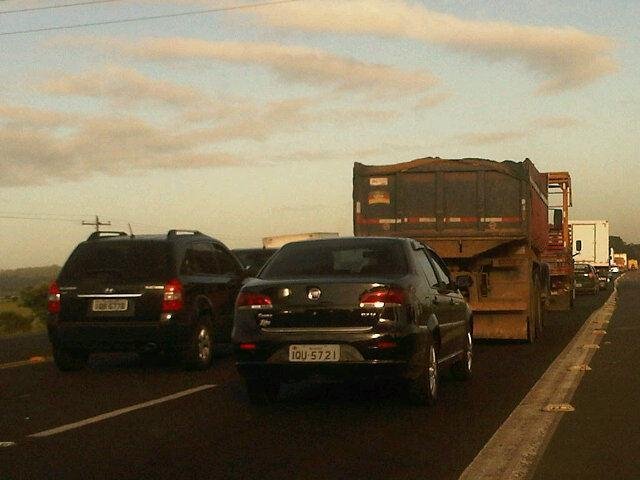 BR 386 est&aacute; congestionada em Canoas por causa das obras da Rodovia do Parque 