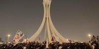 Cerca de 2 mil pessoas se reúnem em praça da capital Manama para pedir mudança no regime