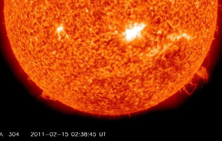 Sol tem maior erup&ccedil;&atilde;o em quatro anos e pode causar danos &agrave; Terra