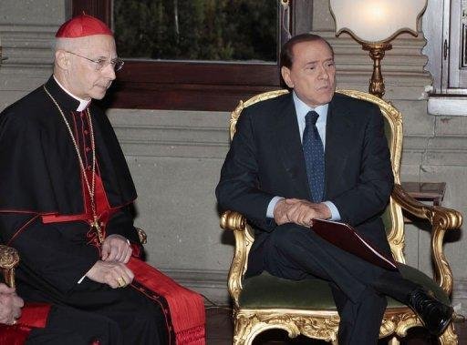 Berlusconi se re&uacute;ne com membros do Vaticano em meio a esc&acirc;ndalo sexual