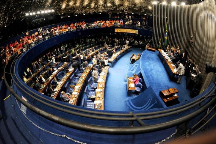 Senado confirma m&iacute;nimo de R$ 545 proposto pelo governo Dilma