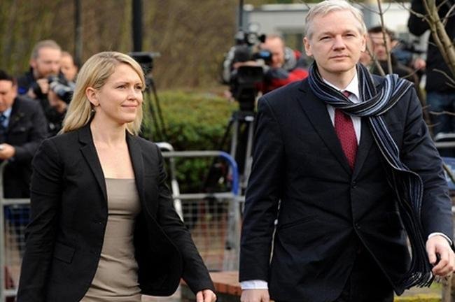 Inglaterra aprova extradi&ccedil;&atilde;o de Assange para Su&eacute;cia