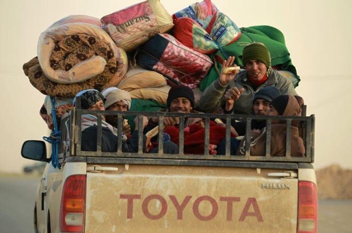 Fronteira com a Tun&iacute;sia recebe refugiados diariamente
