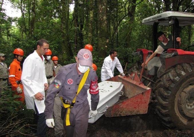 Homem &eacute; morto e enterrado &agrave;s margens de c&oacute;rrego em Canela