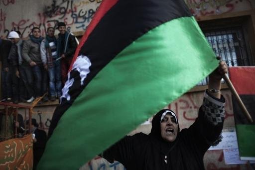 ONU quer impor san&ccedil;&otilde;es contra L&iacute;bia com urg&ecirc;ncia. Na cidade rebelde de Benghazi, manifestantes pedem o fim da ditadura