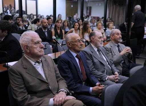 Argentina coloca ditadores no banco dos r&eacute;us sobre sequestro de beb&ecirc;s