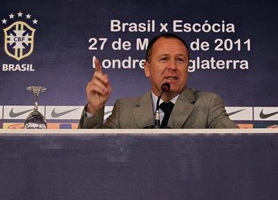 Mano explica convoca&ccedil;&atilde;o de Jonas: Ele merece