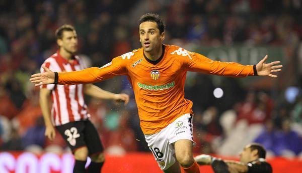 Jonas comemora com os irm&atilde;os primeira chance na Sele&ccedil;&atilde;o Brasileira