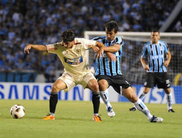 Gr&ecirc;mio supera Le&oacute;n e volta &agrave; lideran&ccedil;a do grupo 2 da Libertadores