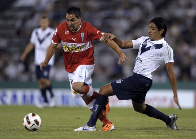 Chilenos calaram est&aacute;dio Jos&eacute; Amalfitani, em Buenos Aires ao fechar o 4 a 3