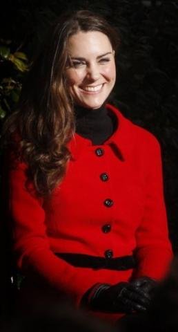 Sarah Burton far&aacute; vestido de noiva de Kate Middleton, diz jornal