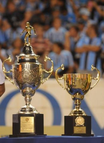 Gr&ecirc;mio vence decis&atilde;o dram&aacute;tica contra o Caxias