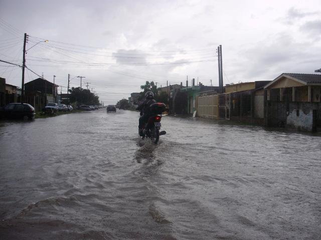 	Chuva causa alagamentos em Rio Grande 