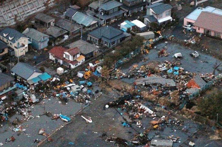 Cidades inteiras ficaram completamente destru&iacute;das ap&oacute;s os tremores e a onda que se seguiu