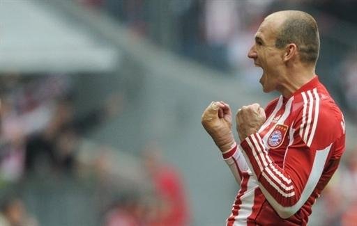 Bayern massacra Hamburgo com tr&ecirc;s gols de Robben