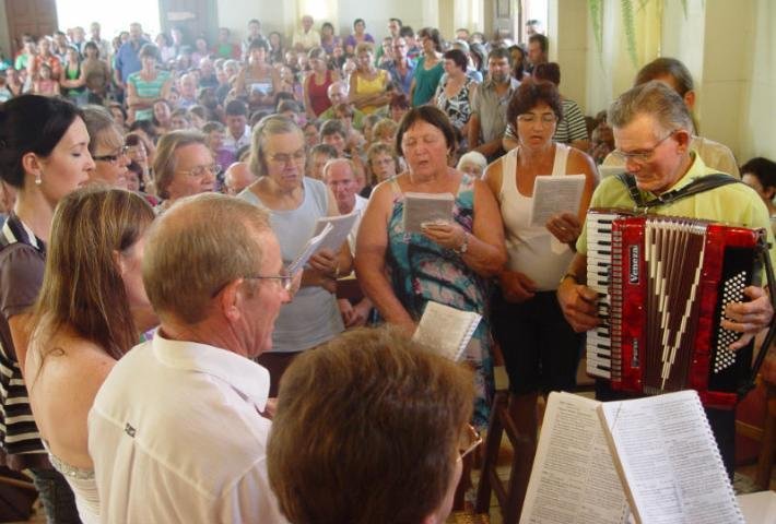 Cerim&ocirc;nia no interior de Santo Cristo lembra v&iacute;timas de acidente na BR 282