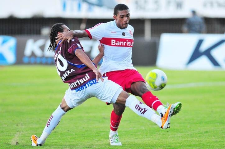 Dami&atilde;o brilha, mas Inter cede empate ao Caxias no final