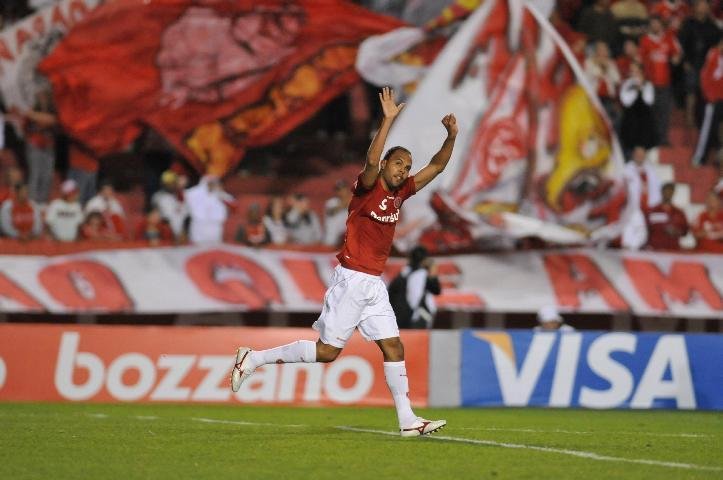 Alecsandro deve se transferir para o Atl&eacute;tico-MG