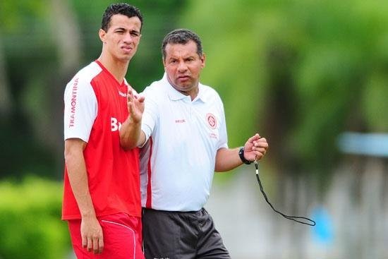 Jorge Wilstermann est&aacute; em alerta para conter as cabe&ccedil;adas de Leandro Dami&atilde;o