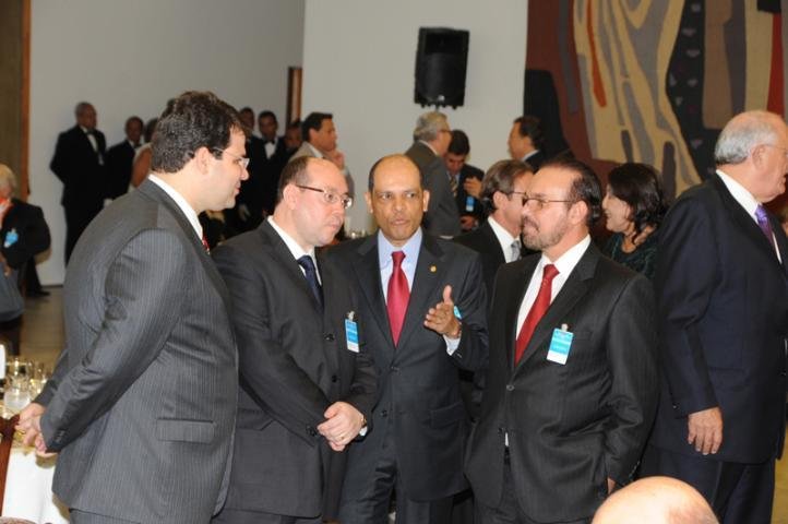 Presidente da Rede Record participa de encontro entre Obama e Dilma