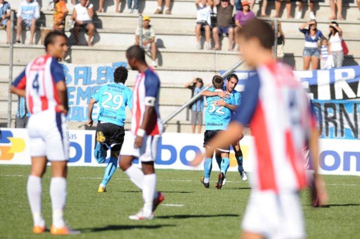 Sem modifica&ccedil;&otilde;es, o Gr&ecirc;mio voltou para o segundo tempo com a inten&ccedil;&atilde;o de definir o jogo