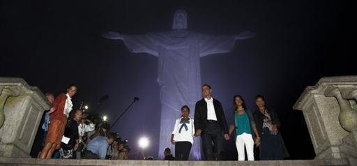 Barack Obama, Michelle e as duas filhas conheceram o Cristo Redentor 