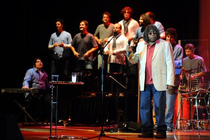 Milton Nascimento canta em comemora&ccedil;&atilde;o ao anivers&aacute;rio da Capital