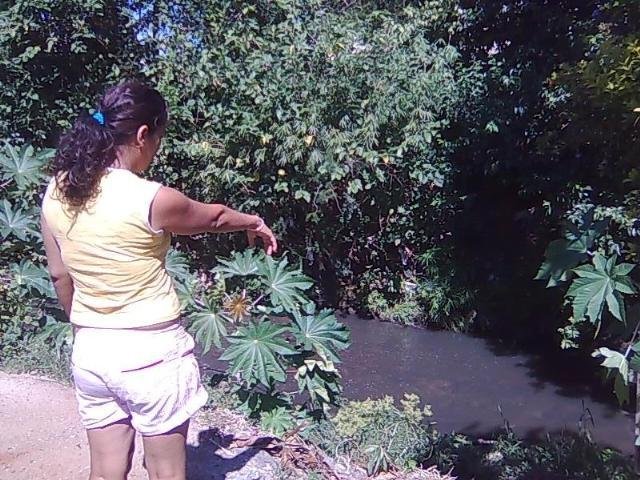 Mulher indica onde encontrou o corpo