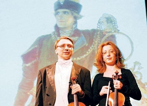 Theatro S&atilde;o Pedro recebe Duo Romanov em recital gratuito