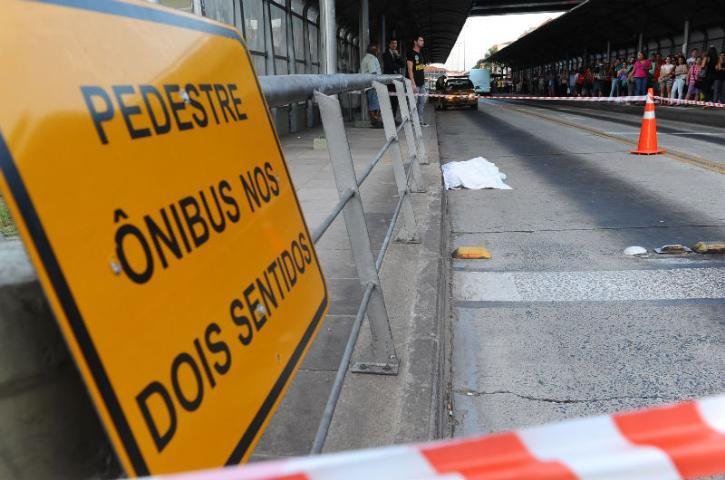 Acidente aconteceu pr&oacute;ximo &agrave; Cairu, em Porto Alegre