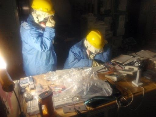Oper&aacute;rios de Fukushima s&atilde;o internados por radia&ccedil;&atilde;o