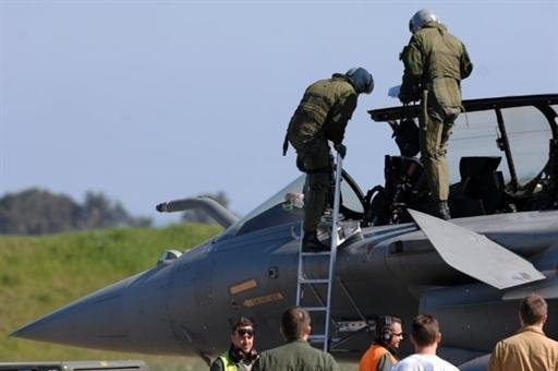 Londres quer transfer&ecirc;ncia r&aacute;pida de comando da opera&ccedil;&atilde;o l&iacute;bia &agrave; Otan