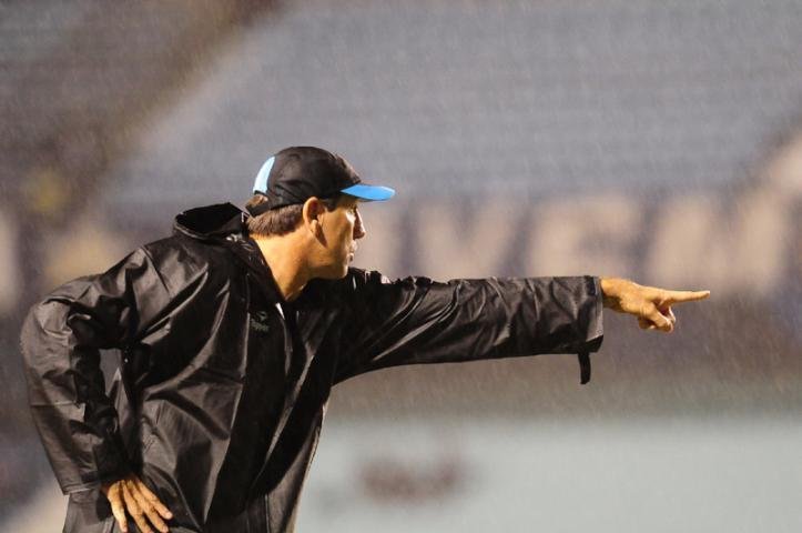 &Eacute; uma joia que o Gr&ecirc;mio tem, diz Renato sobre Leandro