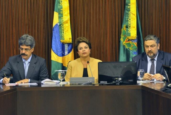 Dilma anuncia reforma tribut&aacute;ria fracionada para facilitar aprova&ccedil;&atilde;o