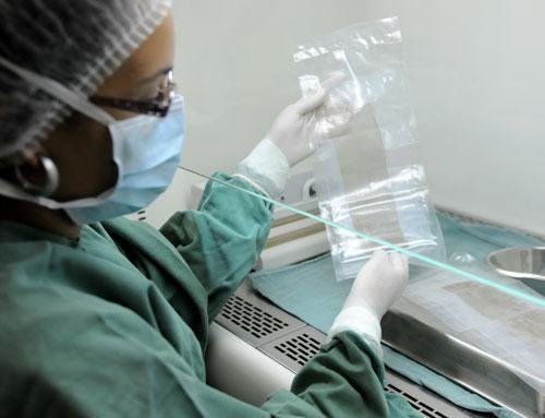 V&iacute;timas de queimaduras graves s&atilde;o tratadas na institui&ccedil;&atilde;o de sa&uacute;de
