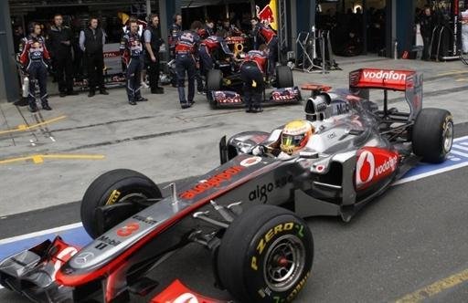 Hamilton comemora segundo lugar no grid e elogia ousadia da McLaren