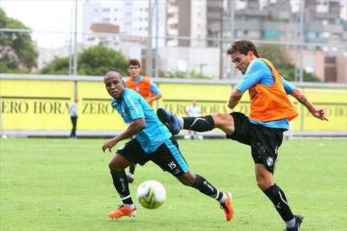 Gr&ecirc;mio tenta manter o embalo das &uacute;ltimas goleadas contra o Pelotas