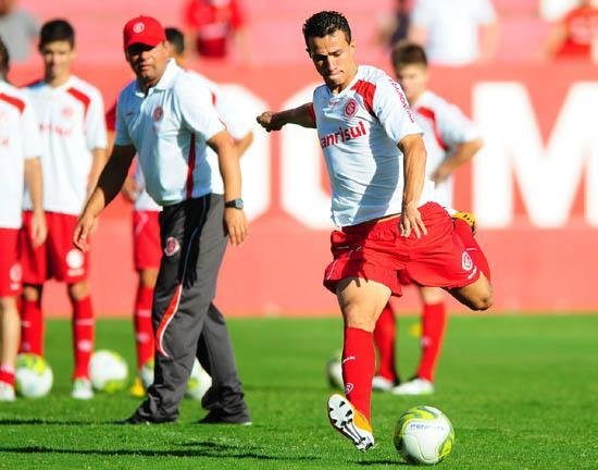Agora &eacute; trabalhar para chegar ao patamar deles, diz Dami&atilde;o sobre colegas de Sele&ccedil;&atilde;o