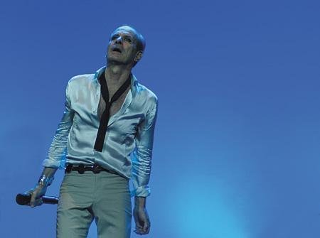 	Ney Matogrosso far&aacute; show extra em Porto Alegre