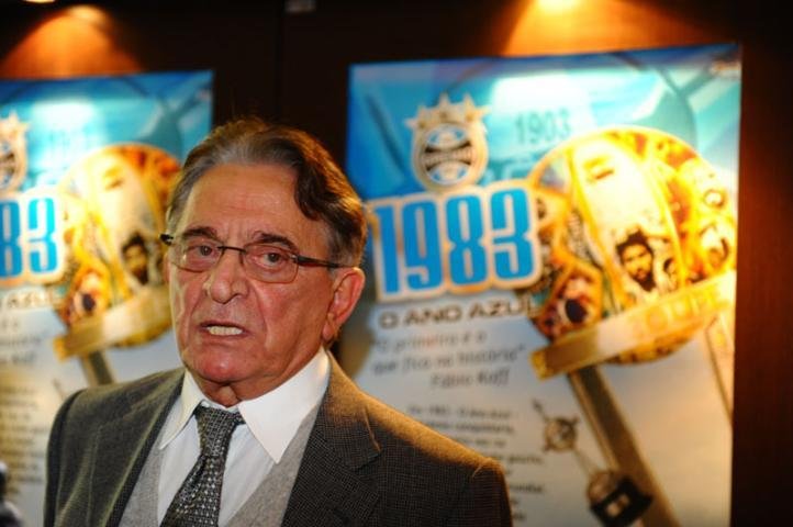 Ap&oacute;s racha no Clube dos 13, Koff admite se candidatatar &agrave; presid&ecirc;ncia do Gr&ecirc;mio