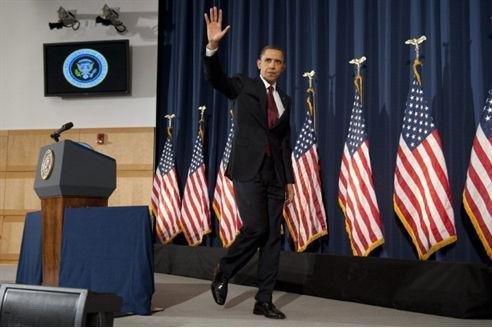 Interrompemos o avan&ccedil;o mortal de Kadhafi, anuncia Obama