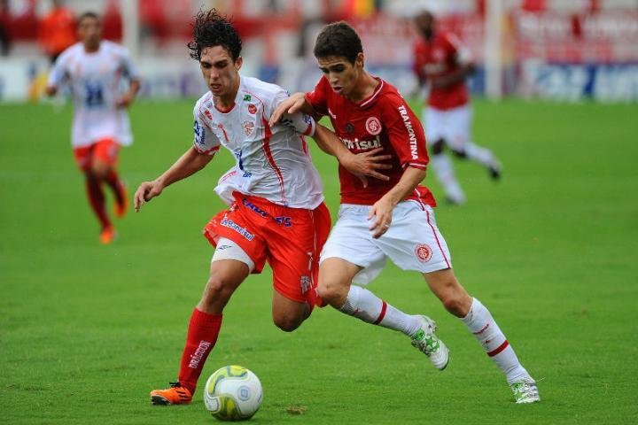 Oscar e D&acute;Alessandro devem ser titulares na partida contra o Jorge Wilstermann