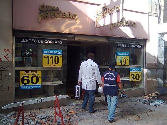 IGP faz per&iacute;cia em pr&eacute;dio incendiado no Centro da Capital 
